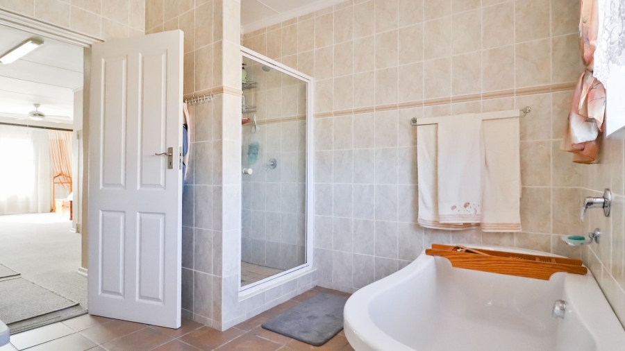 4 Bedroom Property for Sale in Diaz Beach Western Cape